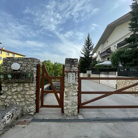 Appartamento Fiore Rocca Rocca di Mezzo Exterior photo